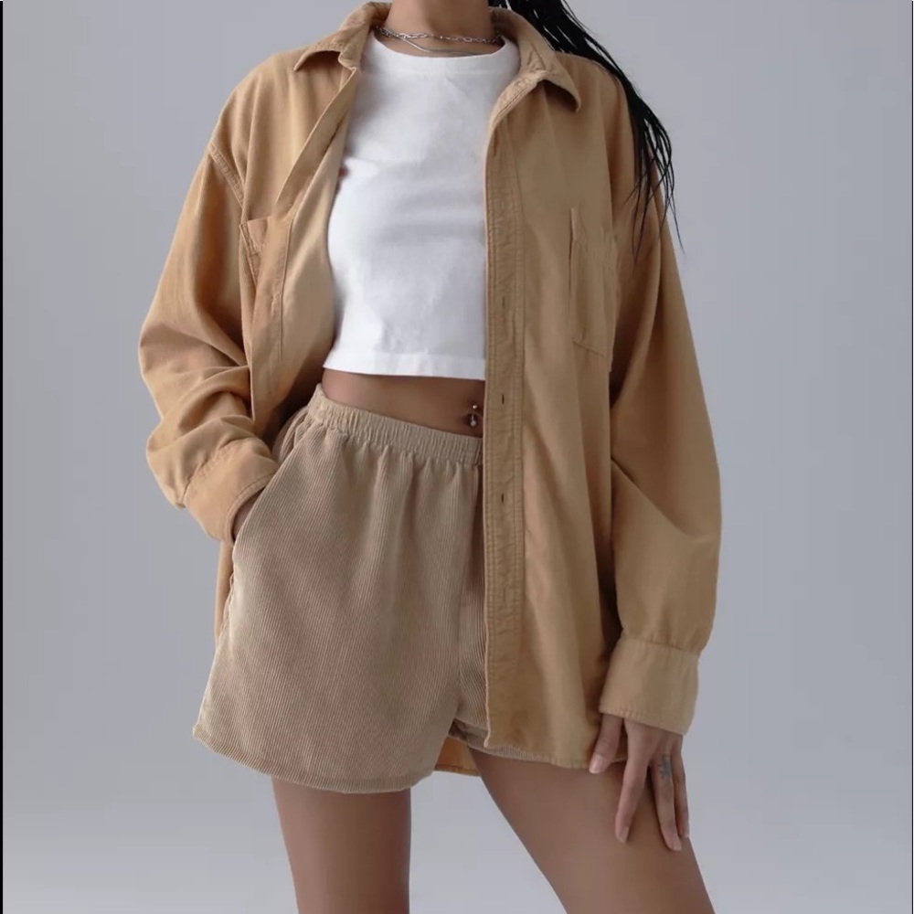 🤎🤎🤎URBAN OUTFITTERS URBAN RENEWAL RECYCLED OVERDYED CORDUROY SHIRT!!! 🤎